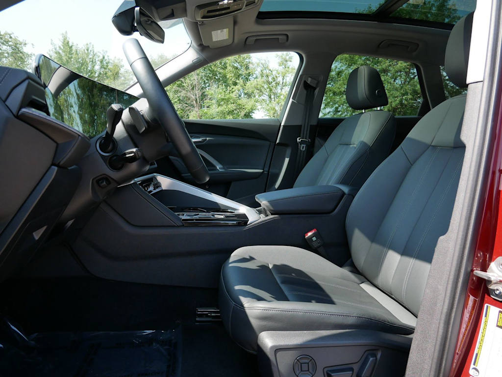 Thumbnail: 2025 Audi Q5 - 7