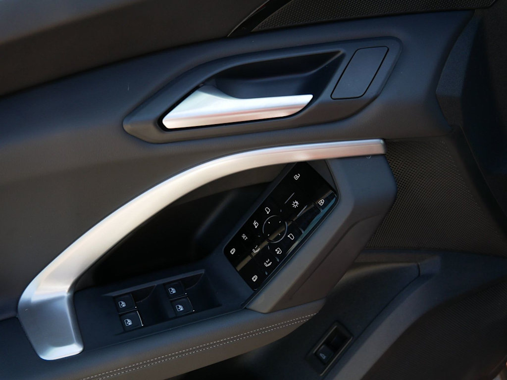 Thumbnail: 2025 Audi Q5 - 19