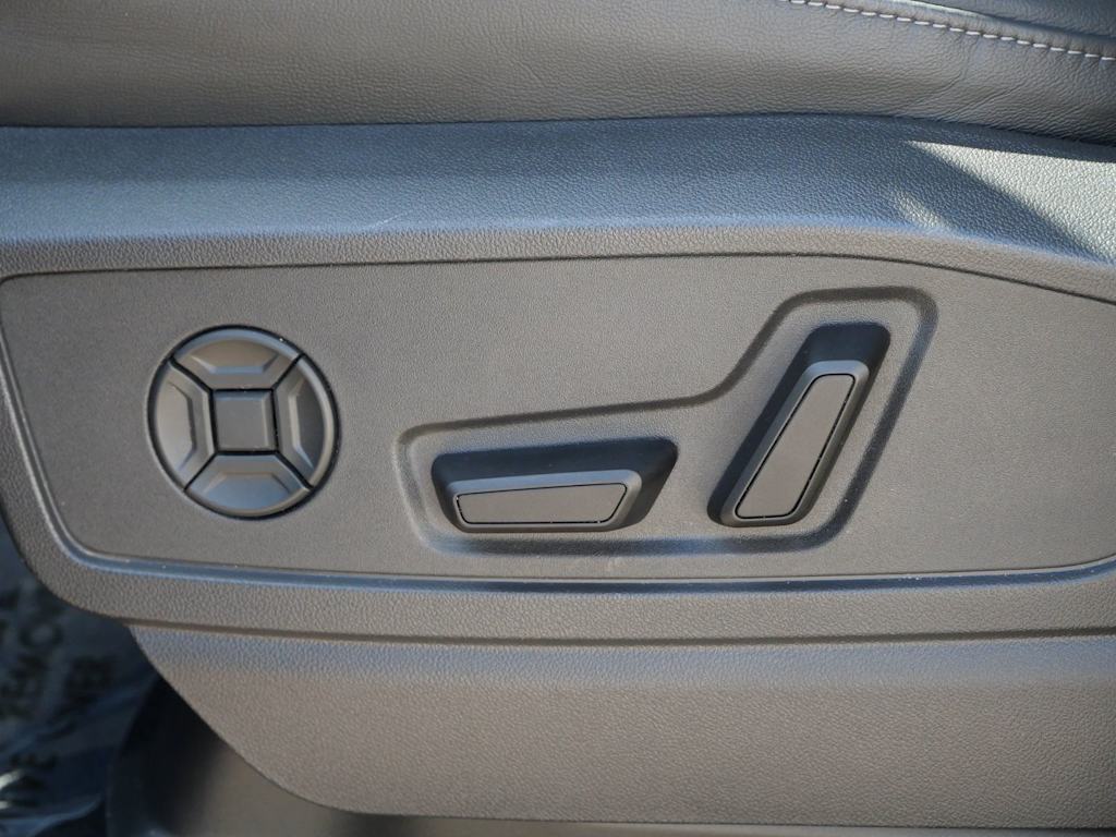 Thumbnail: 2025 Audi Q5 - 15
