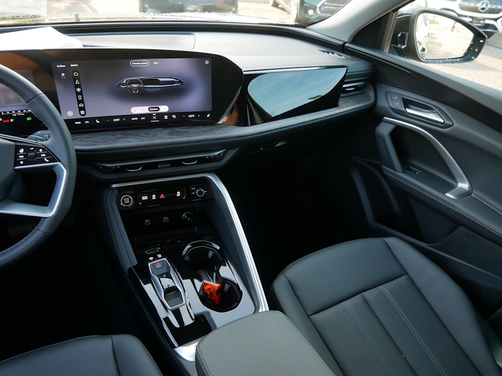 Thumbnail: 2026 Audi Q5 - 10