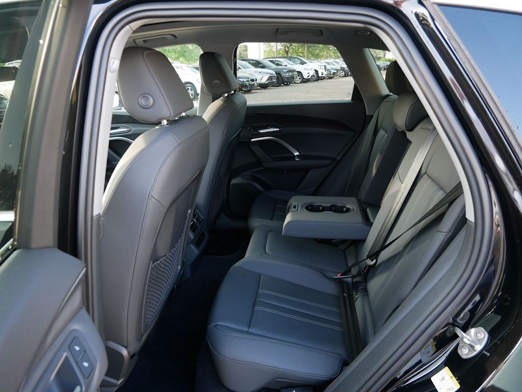 Thumbnail: 2026 Audi Q5 - 8