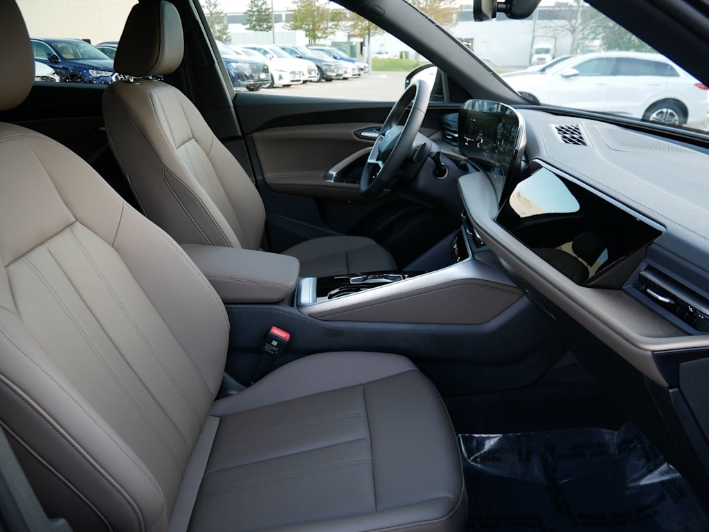 Thumbnail: 2025 Audi Q5 - 9