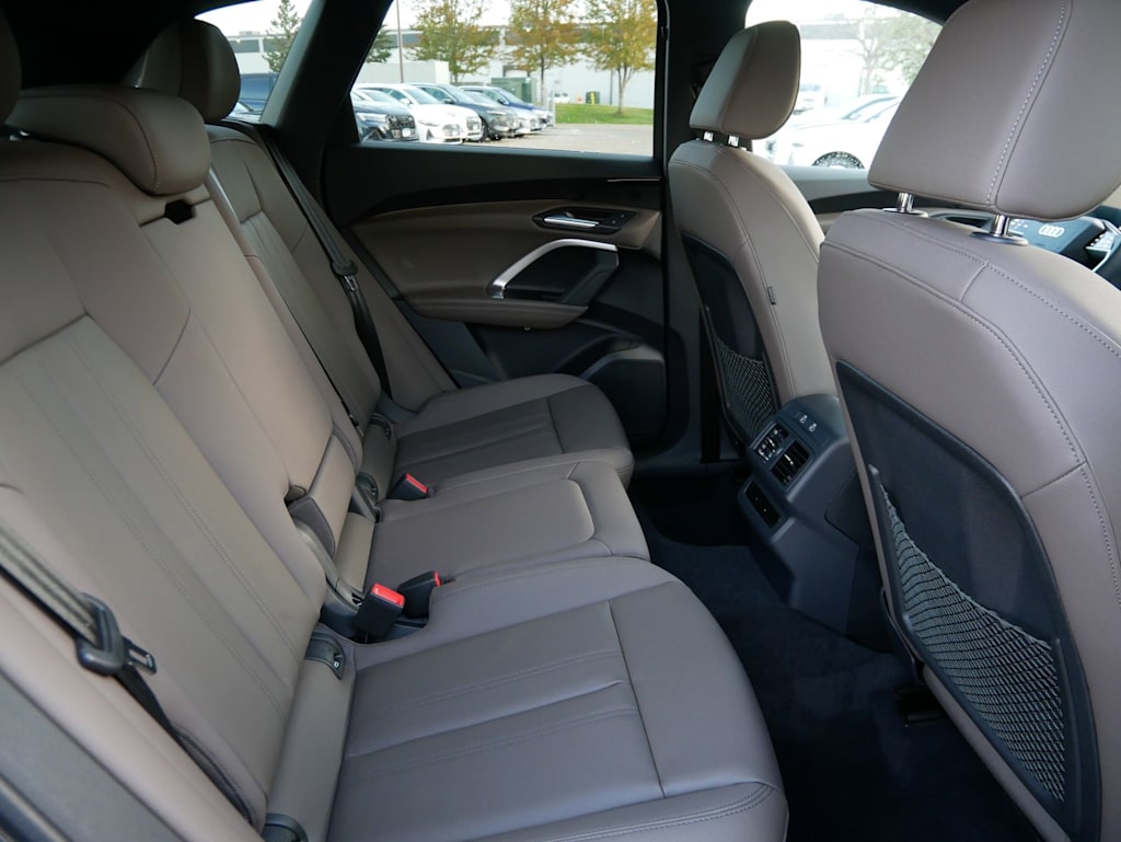 Thumbnail: 2025 Audi Q5 - 17