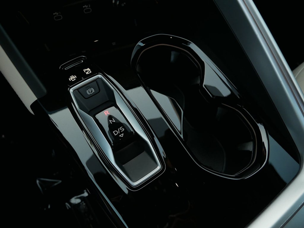 Thumbnail: 2025 Audi Q5 - 24