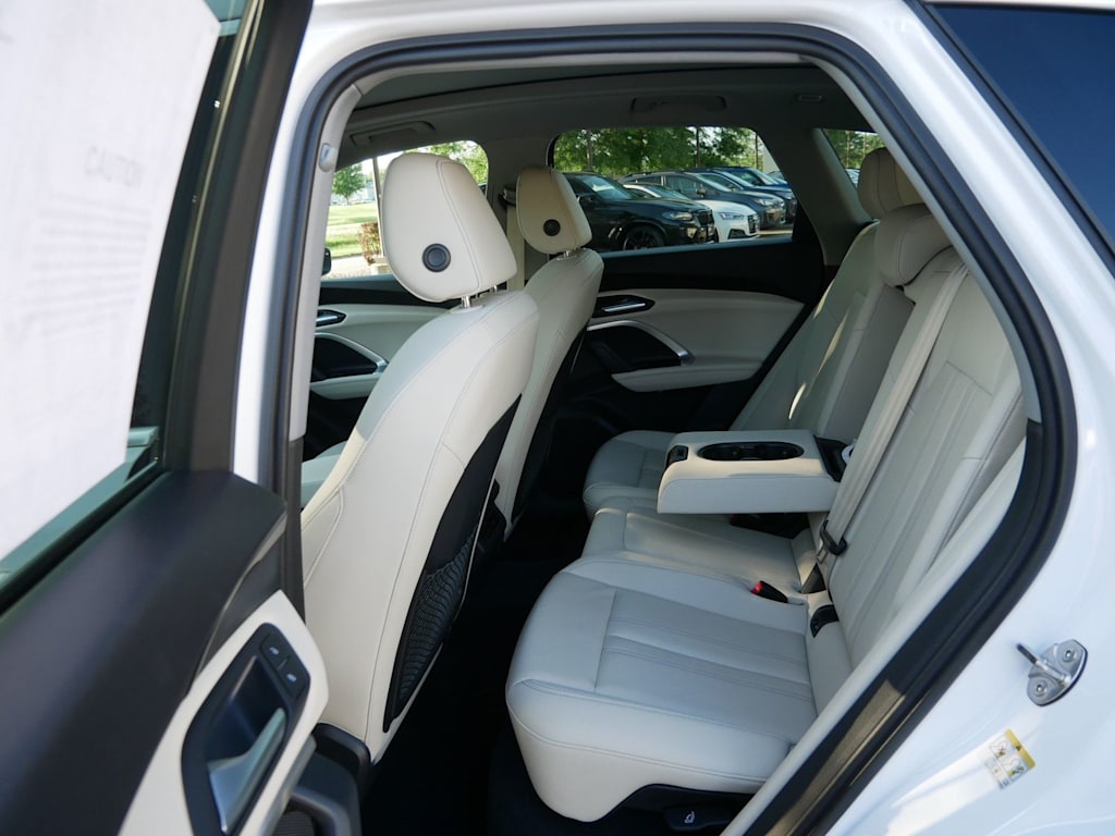 Thumbnail: 2025 Audi Q5 - 8
