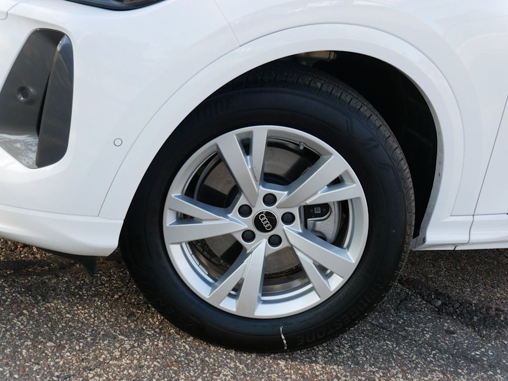 Thumbnail: 2025 Audi Q5 - 6