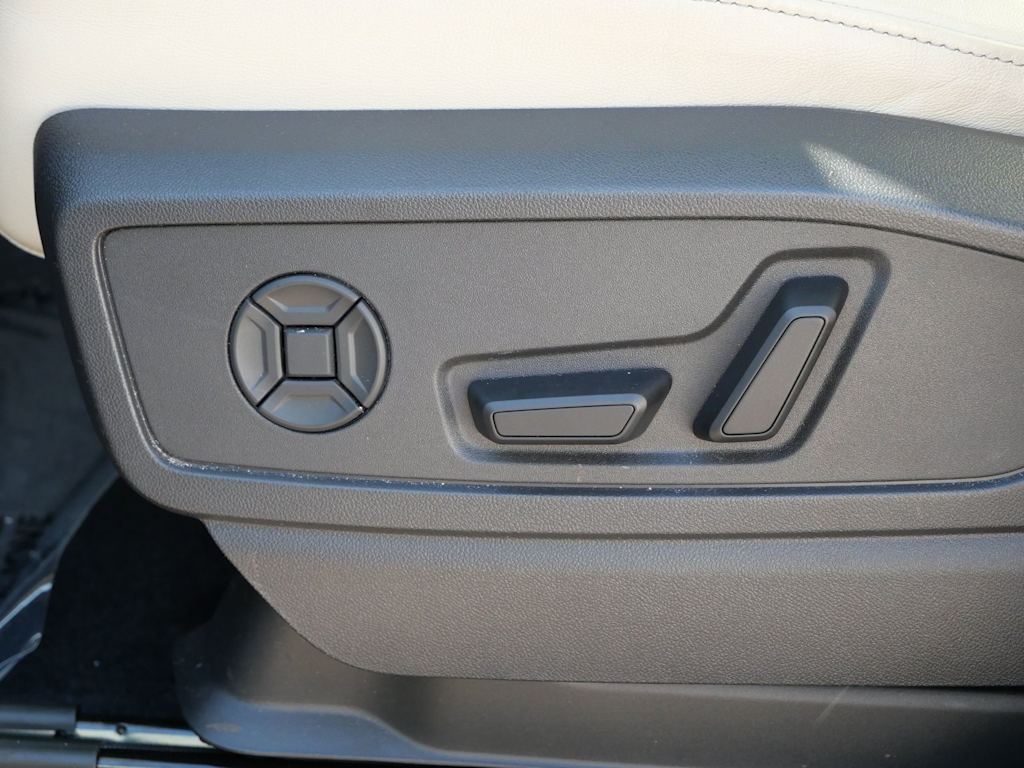 Thumbnail: 2025 Audi Q5 - 14