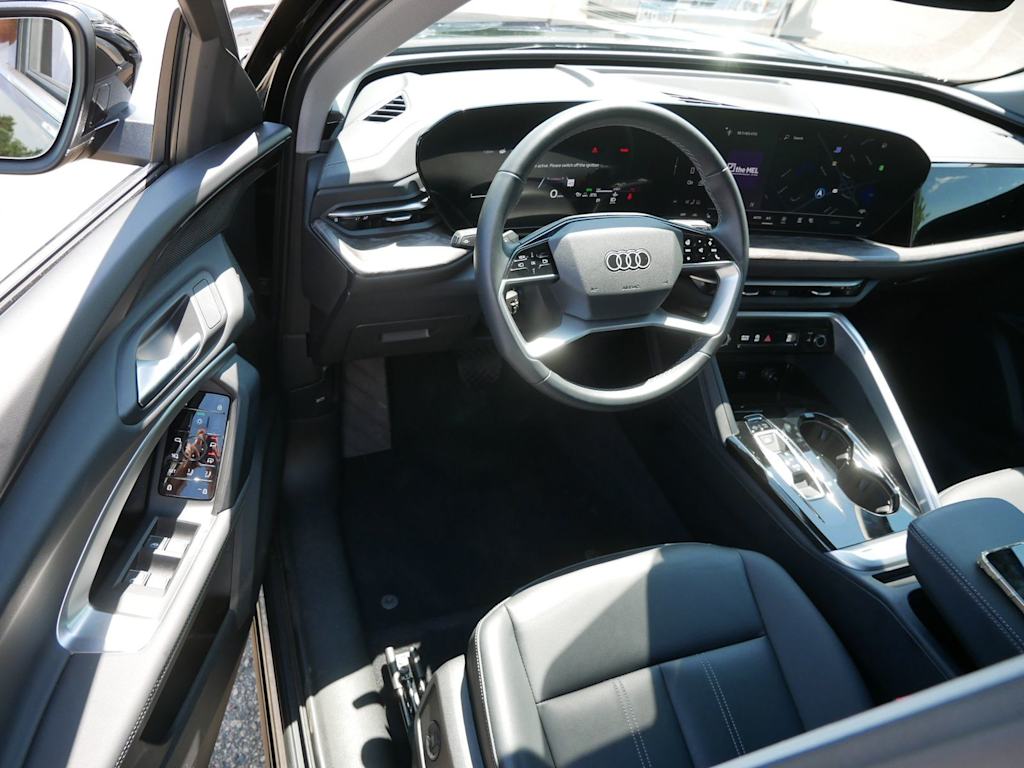 Thumbnail: 2025 Audi Q5 - 2