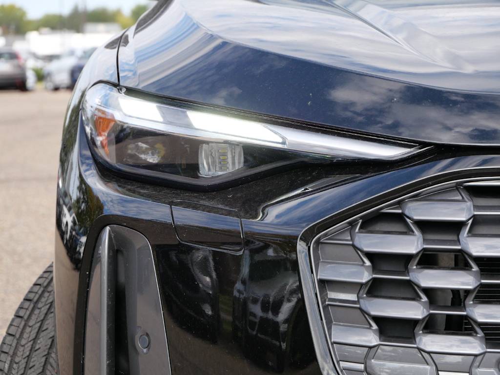Thumbnail: 2025 Audi Q5 - 14