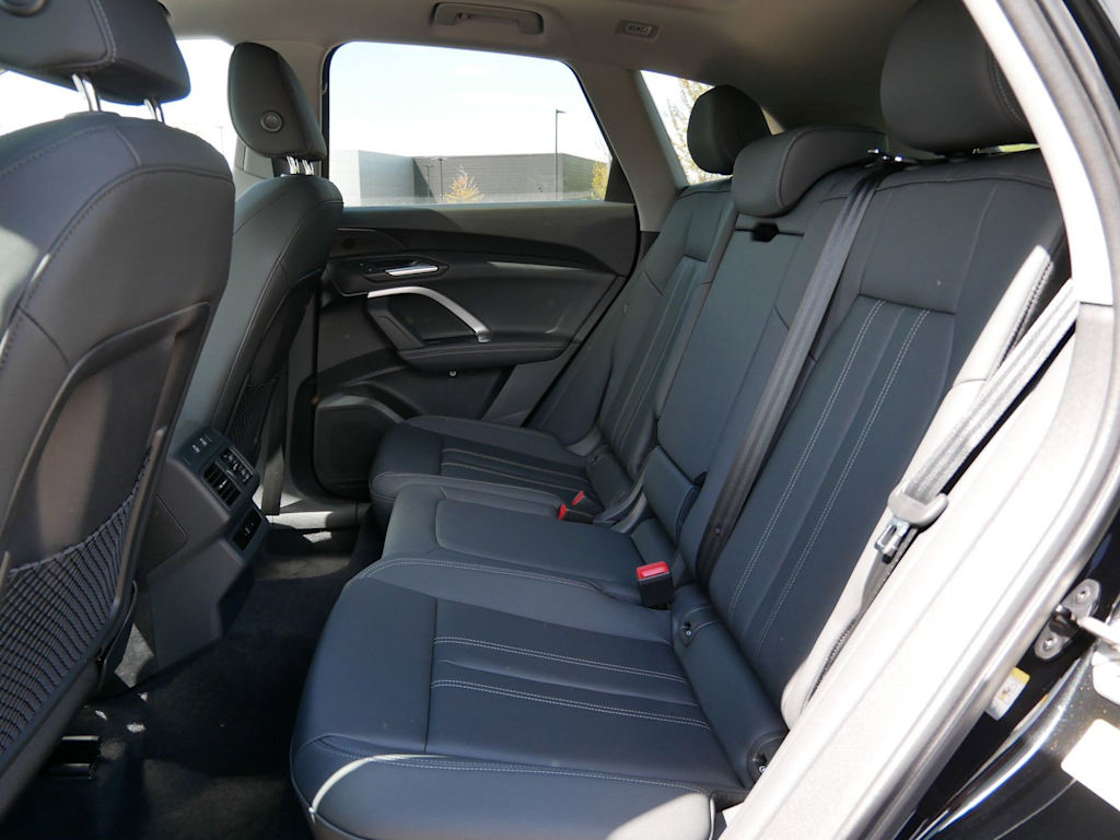 Thumbnail: 2026 Audi Q5 - 10