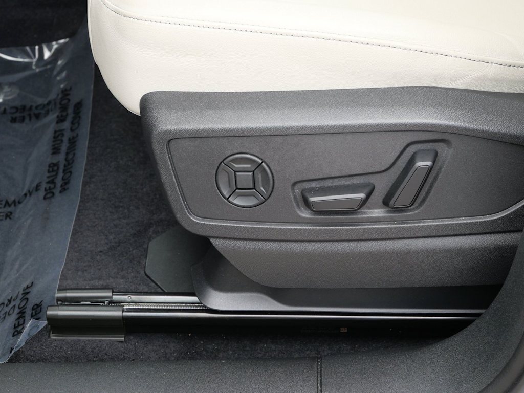 Thumbnail: 2025 Audi Q5 - 17