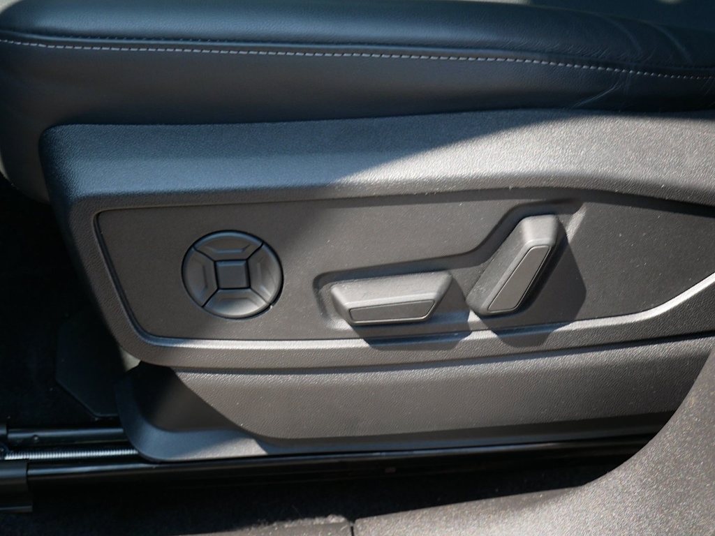 Thumbnail: 2025 Audi Q5 - 17