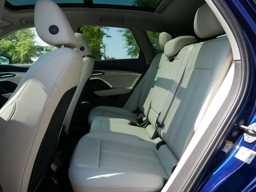 Thumbnail: 2025 Audi Q5 - 8