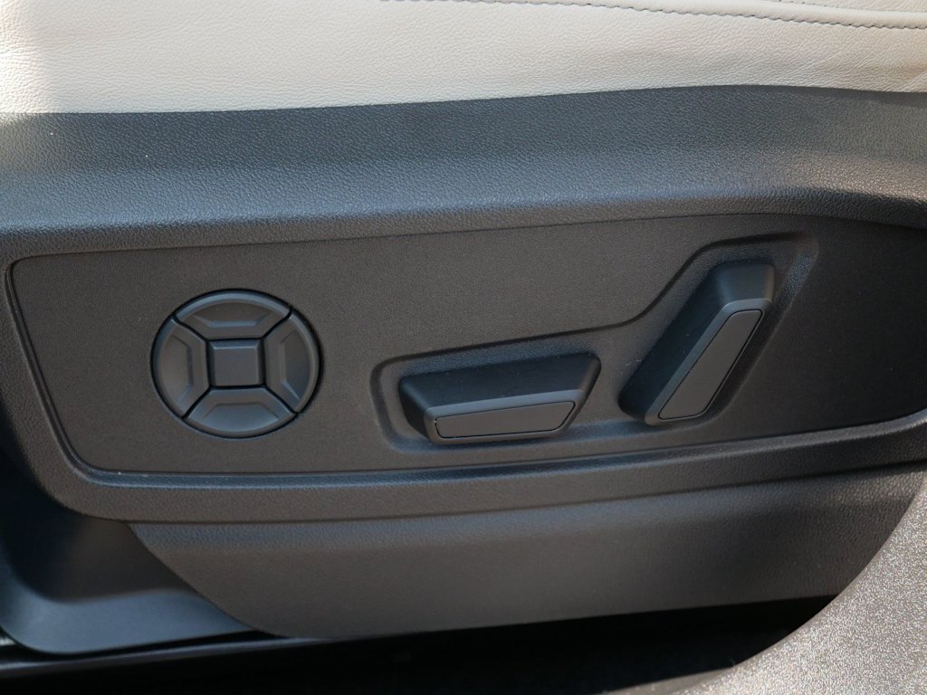 Thumbnail: 2025 Audi Q5 - 17