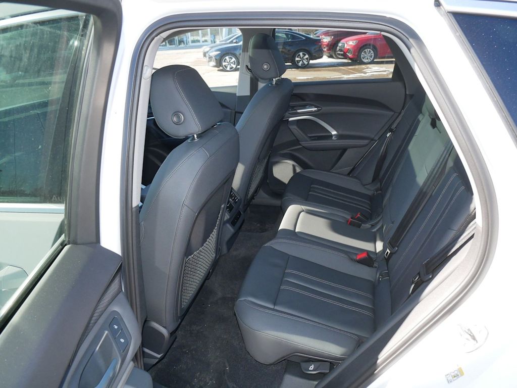 Thumbnail: 2025 Audi Q5 - 7