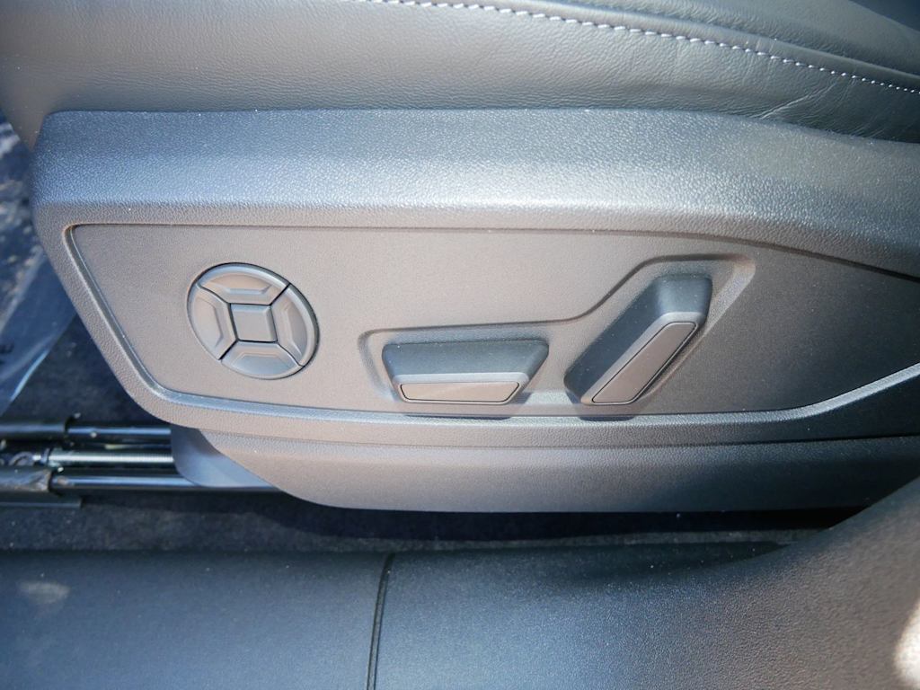 Thumbnail: 2025 Audi Q5 - 14