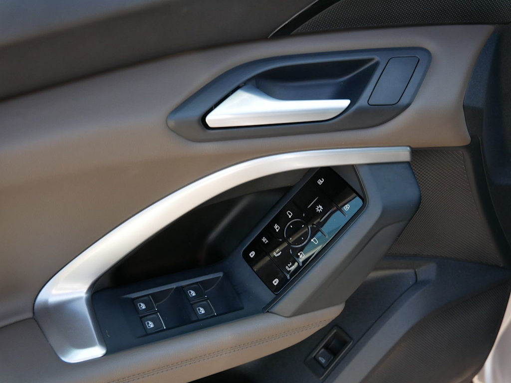 Thumbnail: 2025 Audi Q5 - 18