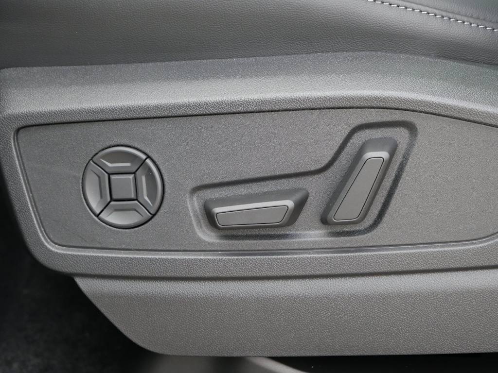 Thumbnail: 2026 Audi Q5 - 15