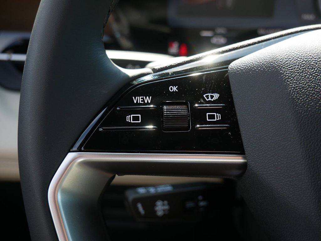 Thumbnail: 2027 Audi Q6 e-tron - 30