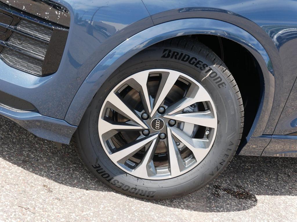 Thumbnail: 2027 Audi Q6 e-tron - 6
