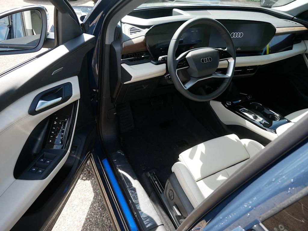 Thumbnail: 2027 Audi Q6 e-tron - 2