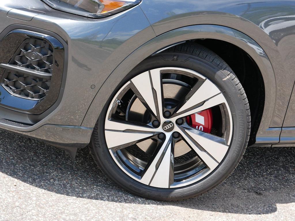 Thumbnail: 2026 Audi SQ5 - 6