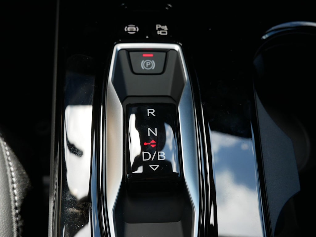 Thumbnail: 2025 Audi SQ5 - 10