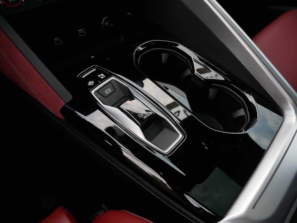 Thumbnail: 2025 Audi SQ5 - 25