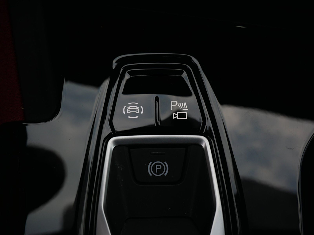 Thumbnail: 2025 Audi SQ5 - 24