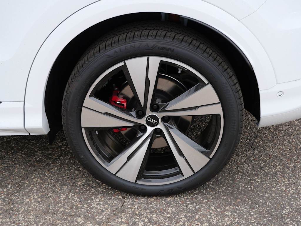 Thumbnail: 2026 Audi SQ5 - 5