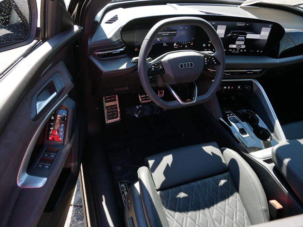 Thumbnail: 2026 Audi SQ5 - 2