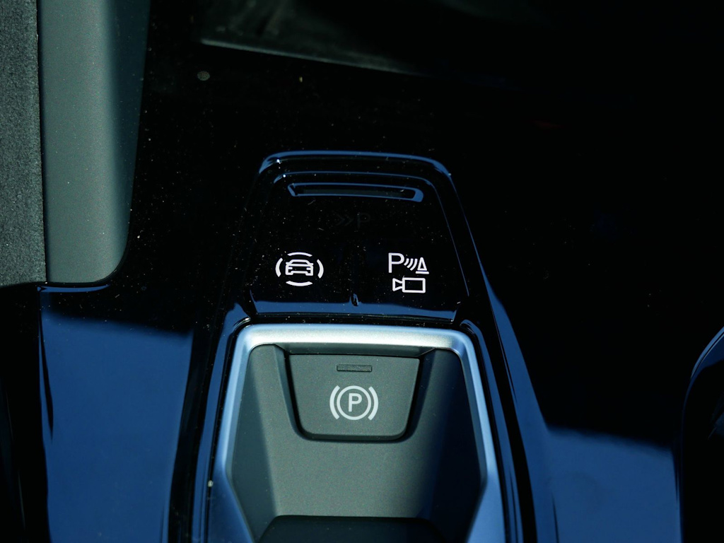Thumbnail: 2026 Audi SQ5 - 20