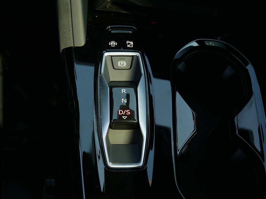 Thumbnail: 2026 Audi SQ5 - 12