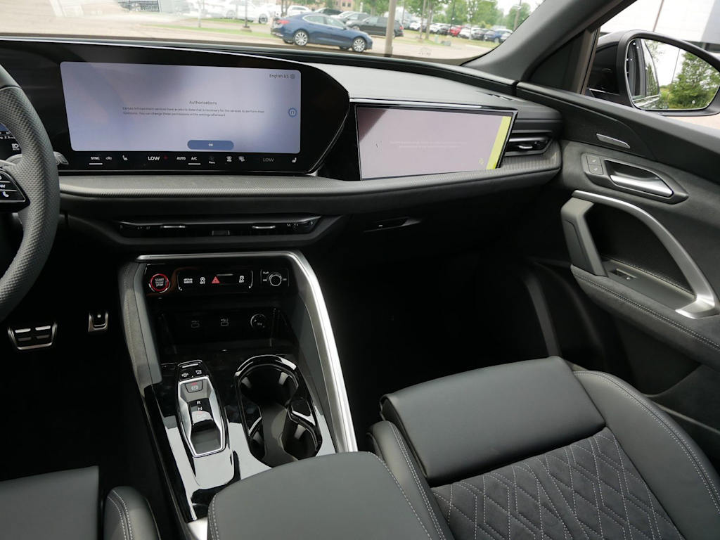 Thumbnail: 2026 Audi SQ5 - 10