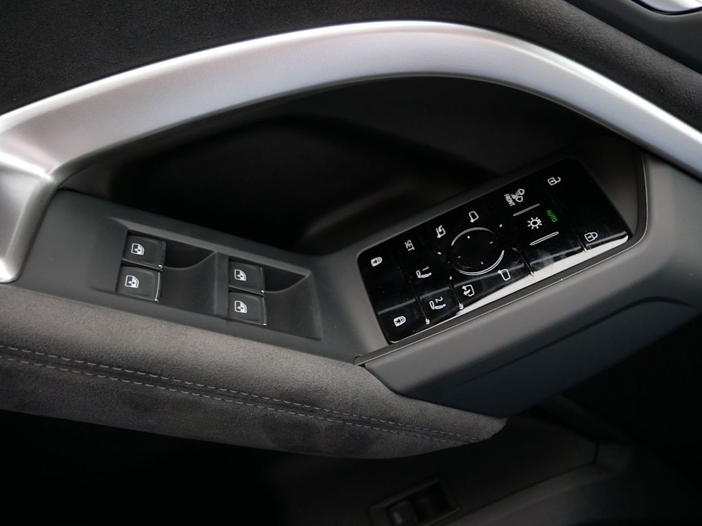 Thumbnail: 2026 Audi SQ5 - 19