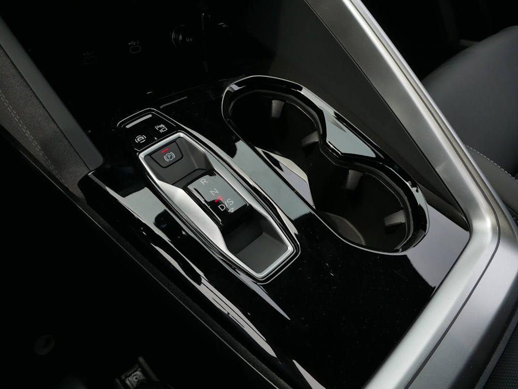 Thumbnail: 2026 Audi SQ5 - 11
