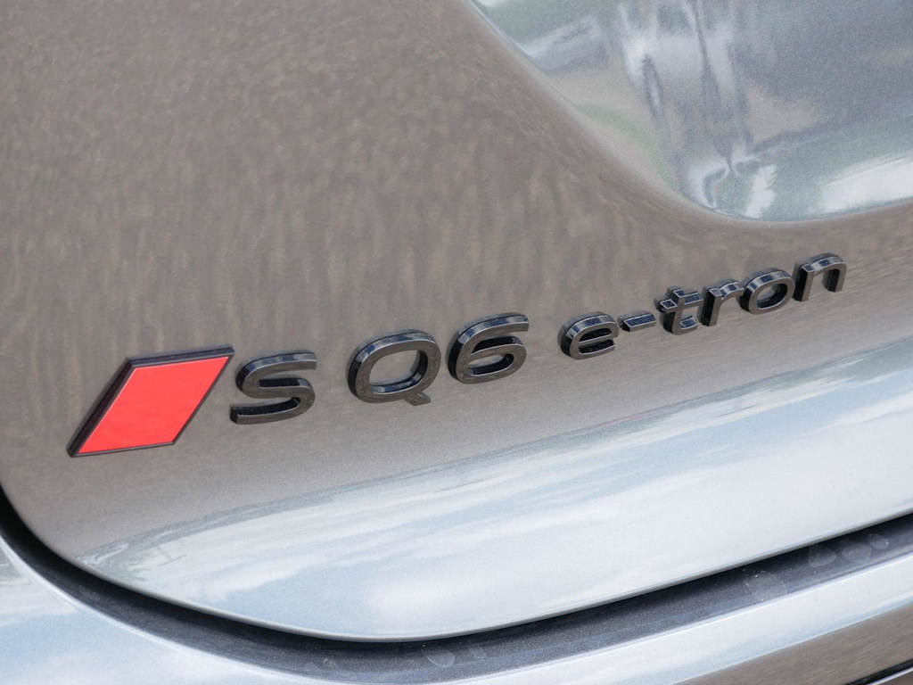 Thumbnail: 2027 Audi SQ6 e-tron - 6