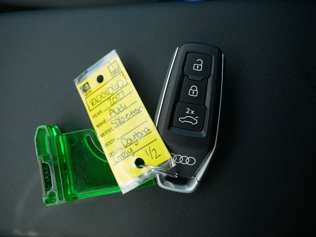 Thumbnail: 2027 Audi SQ6 e-tron - 15