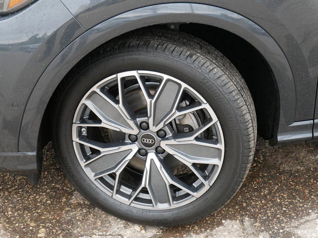 Thumbnail: 2025 Audi Q5 - 5