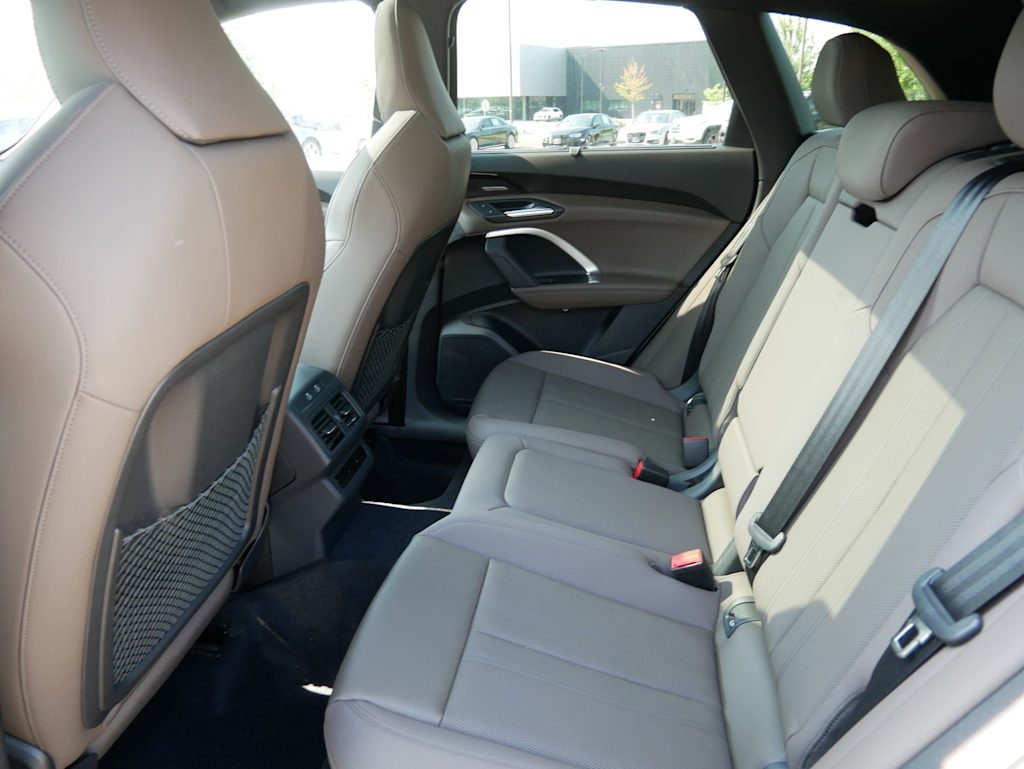 Thumbnail: 2025 Audi Q5 - 8