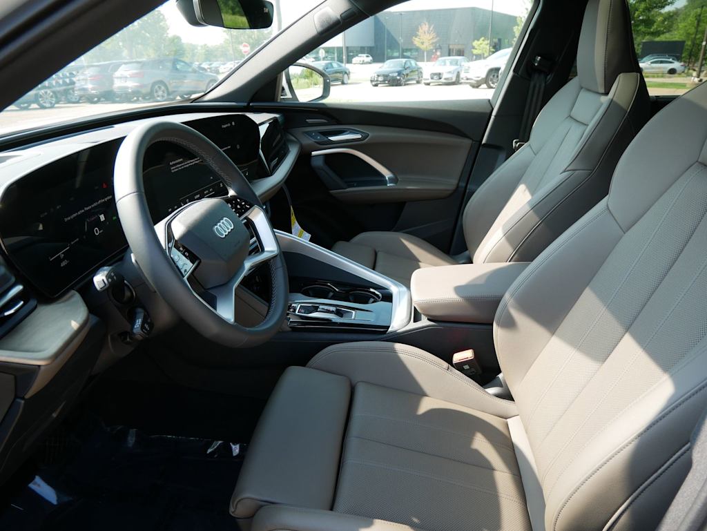 Thumbnail: 2025 Audi Q5 - 7