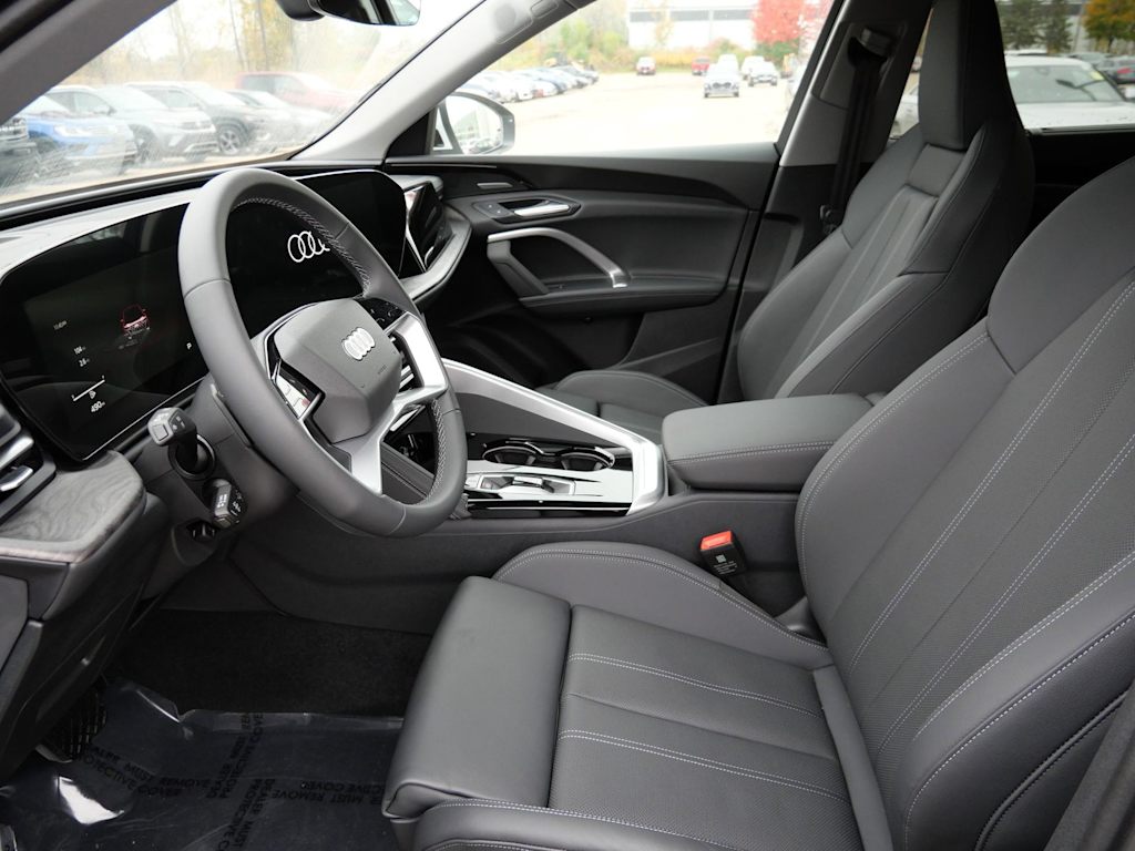 Thumbnail: 2025 Audi Q5 - 7