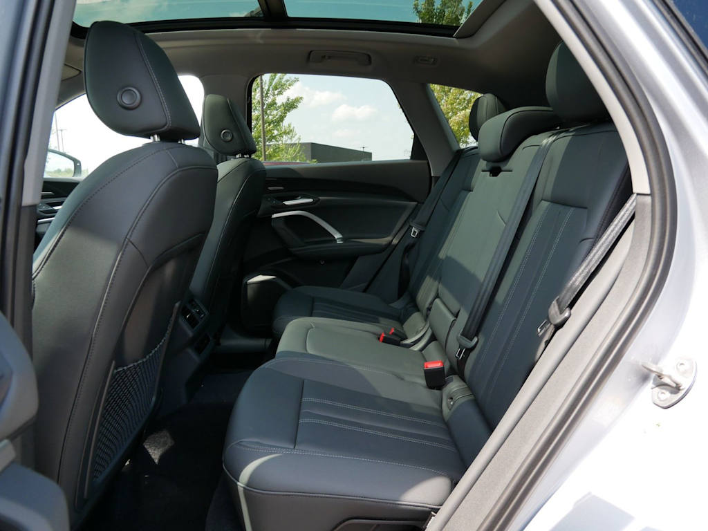 Thumbnail: 2026 Audi Q5 - 6