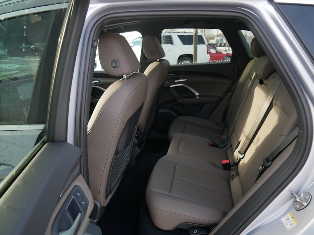 Thumbnail: 2025 Audi Q5 - 8