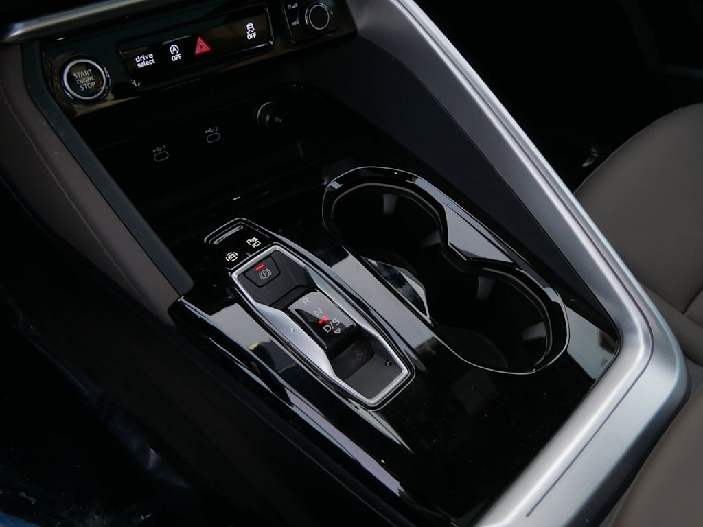 Thumbnail: 2025 Audi Q5 - 23