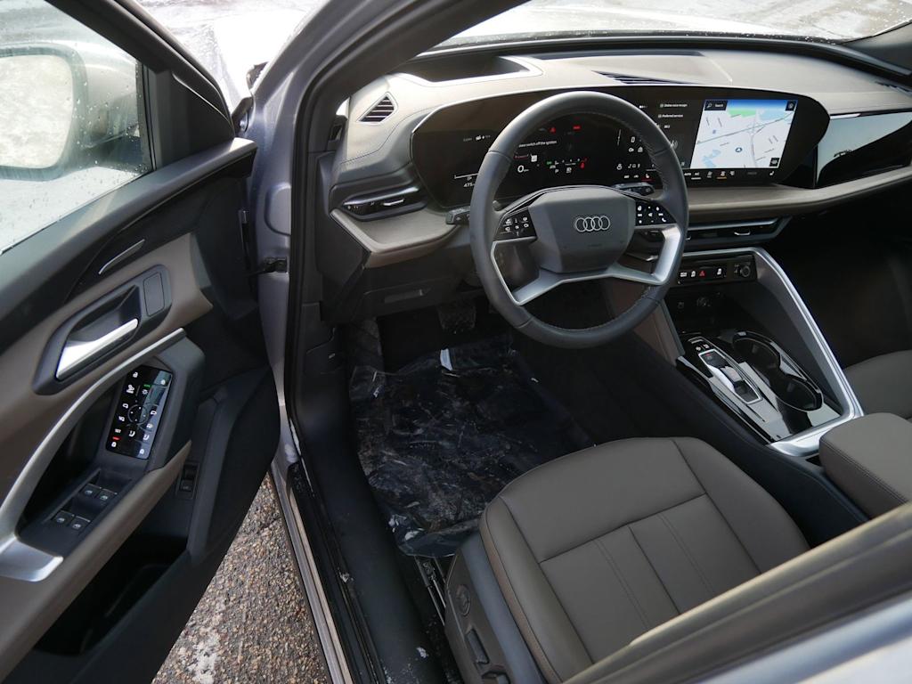 Thumbnail: 2025 Audi Q5 - 2