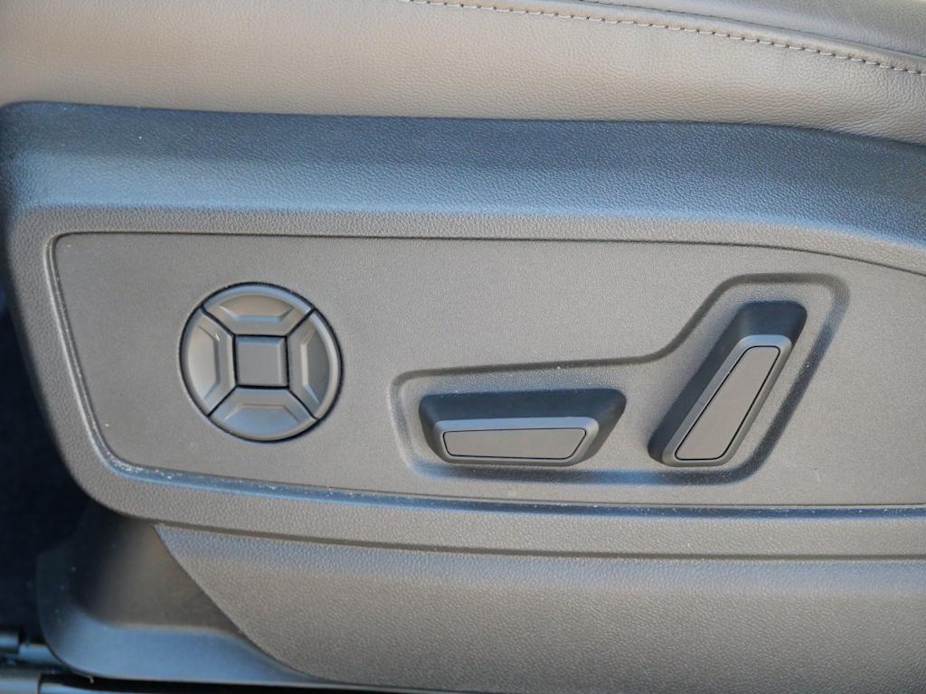 Thumbnail: 2025 Audi Q5 - 15