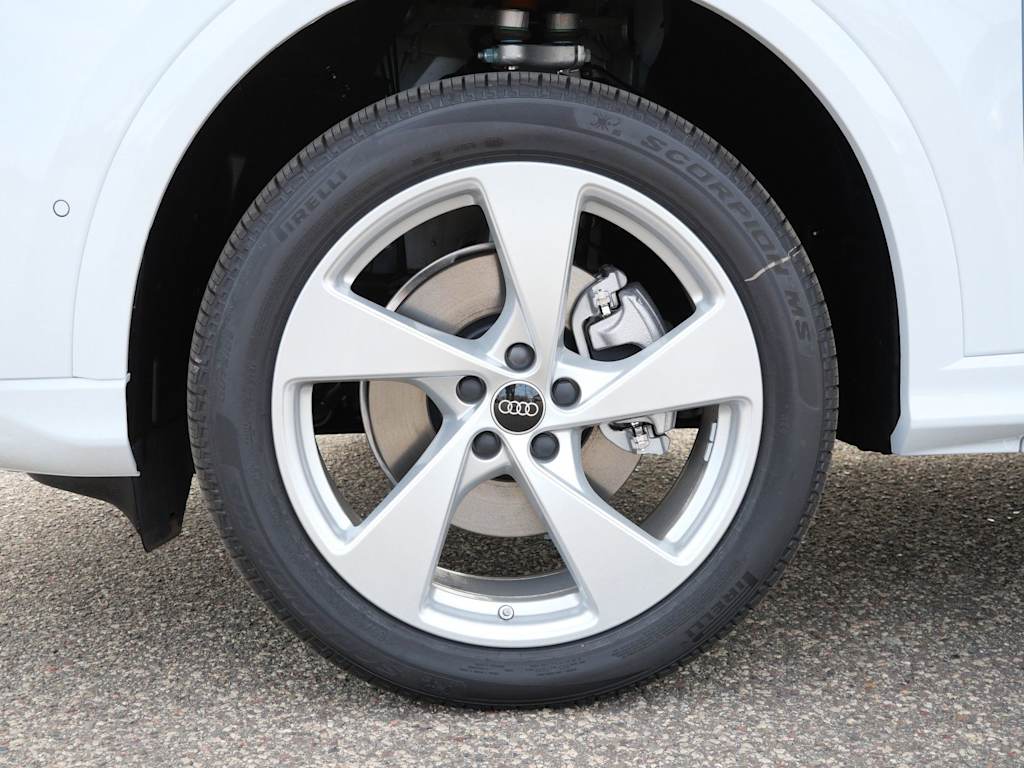 Thumbnail: 2025 Audi Q5 - 6