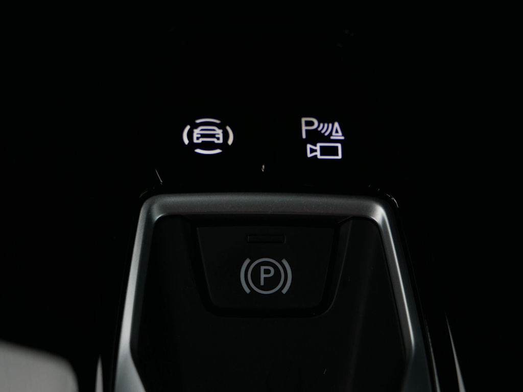 Thumbnail: 2023 Audi Q4 e-tron - 26