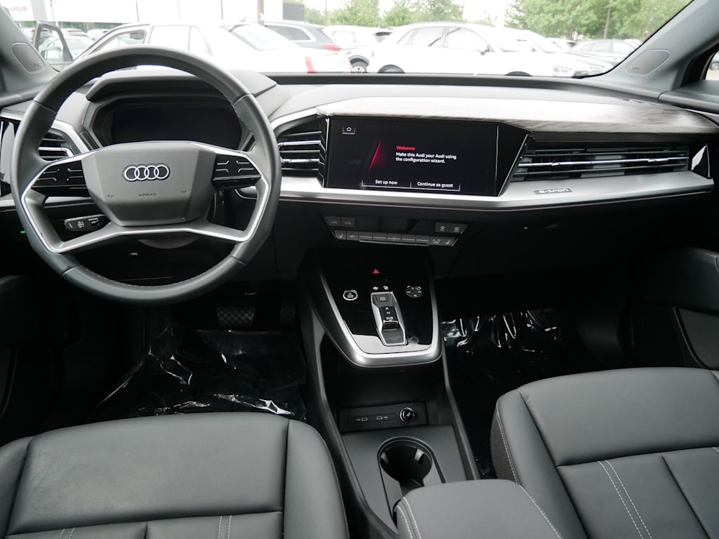 Thumbnail: 2023 Audi Q4 e-tron - 9